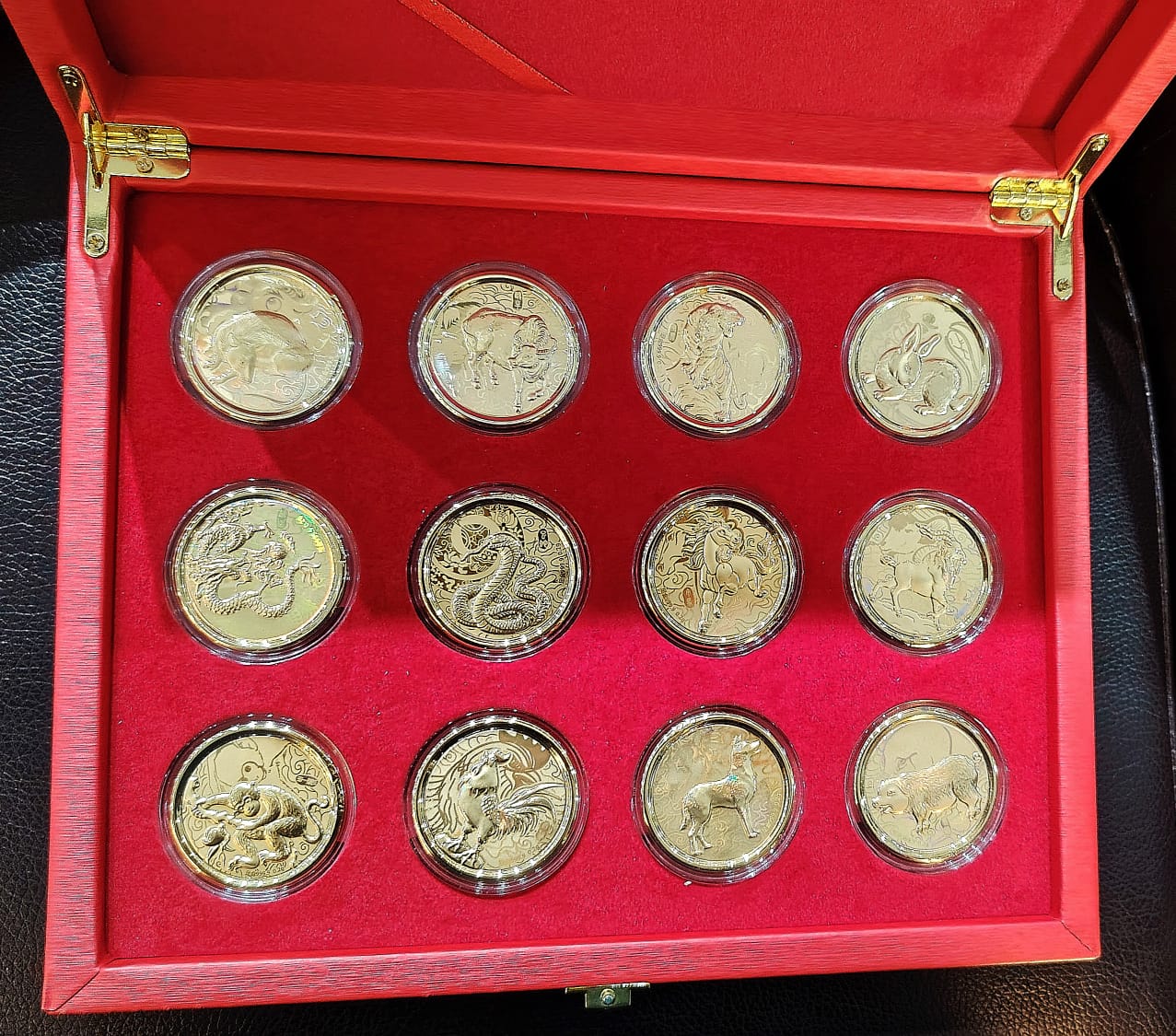 12 Zodiac Gift Box