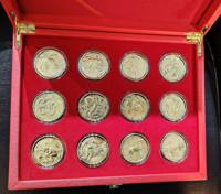 12 Zodiac Gift Box